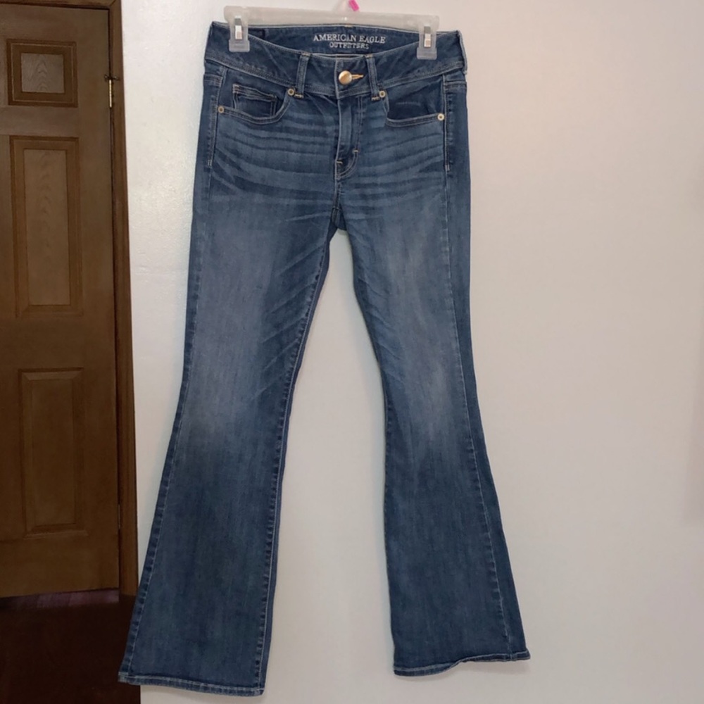 American Eagle blue jeans kick boot short